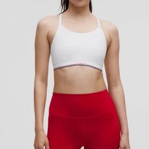 Size 4 LuLuLeMoN Flow Y Mid-Support Bra Logo
B/C Cup NWT